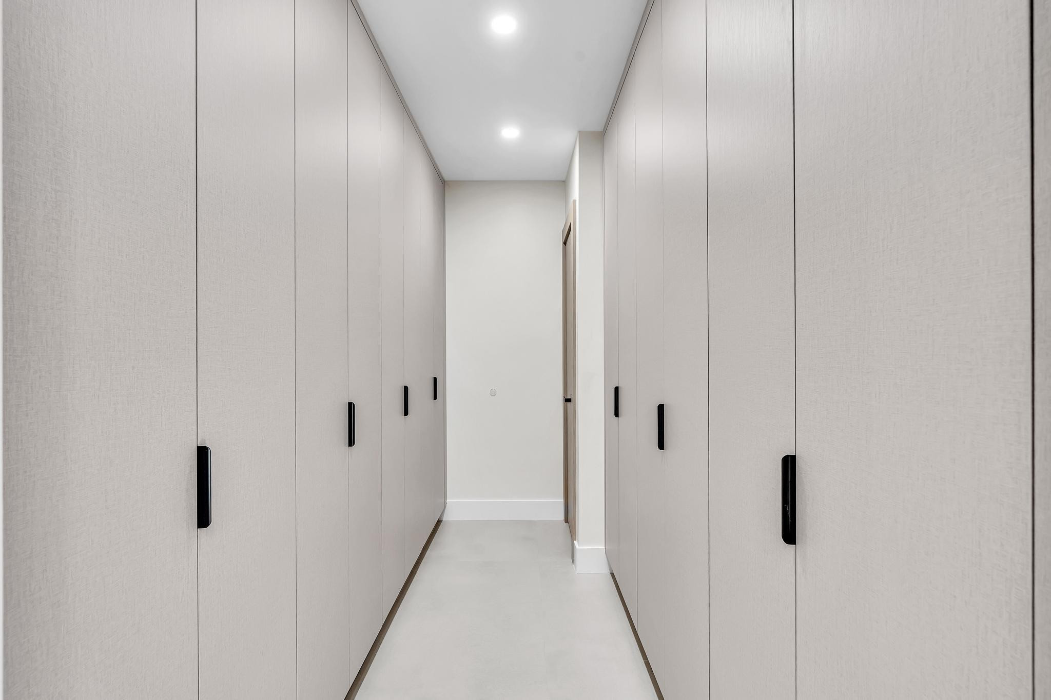 Emerald Hills 68-26 B - Residential