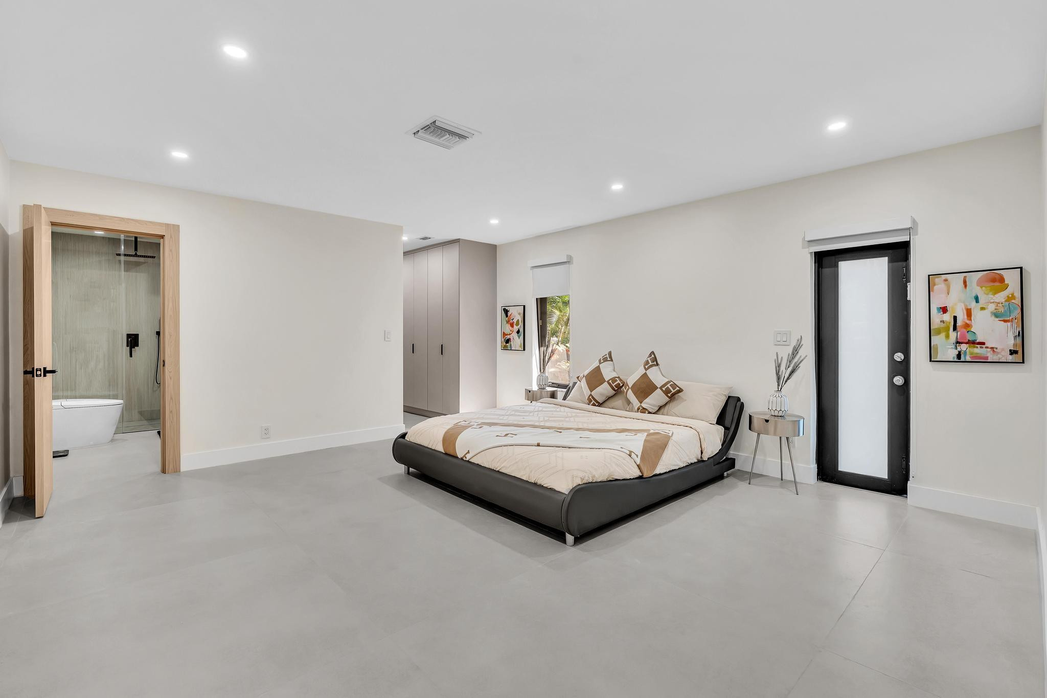 Emerald Hills 68-26 B - Residential