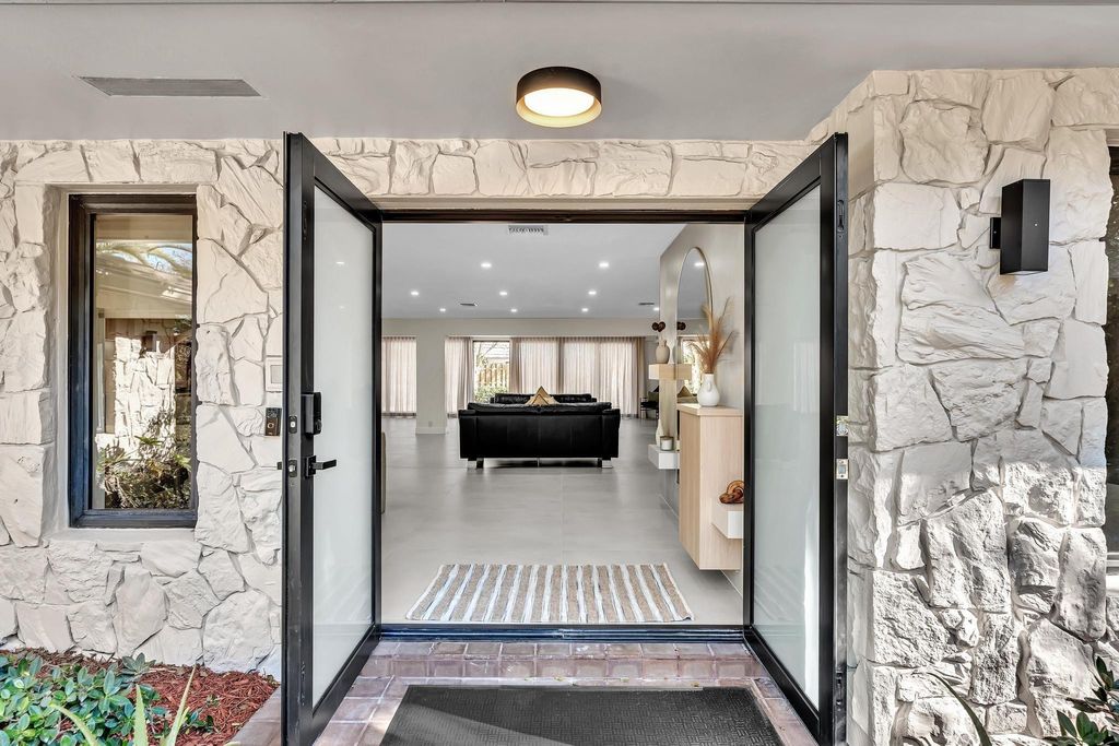 Photo of 3111 N 52nd Avenue, Hollywood, FL 33021 (MLS # F10552206)