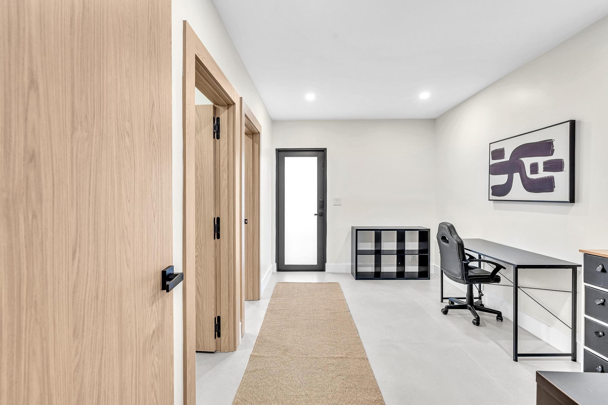 Emerald Hills 68-26 B - Residential