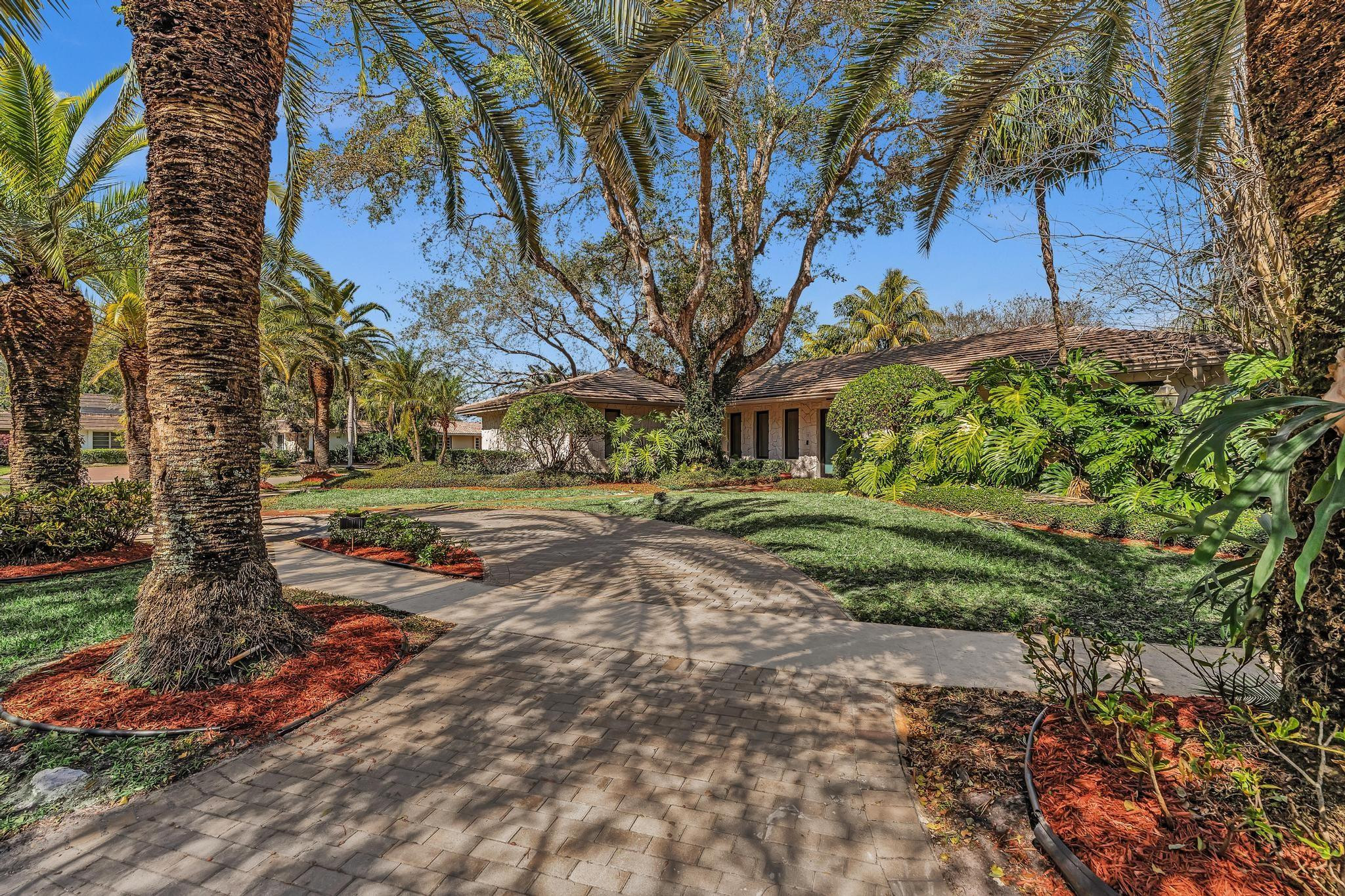 Emerald Hills 68-26 B - Residential