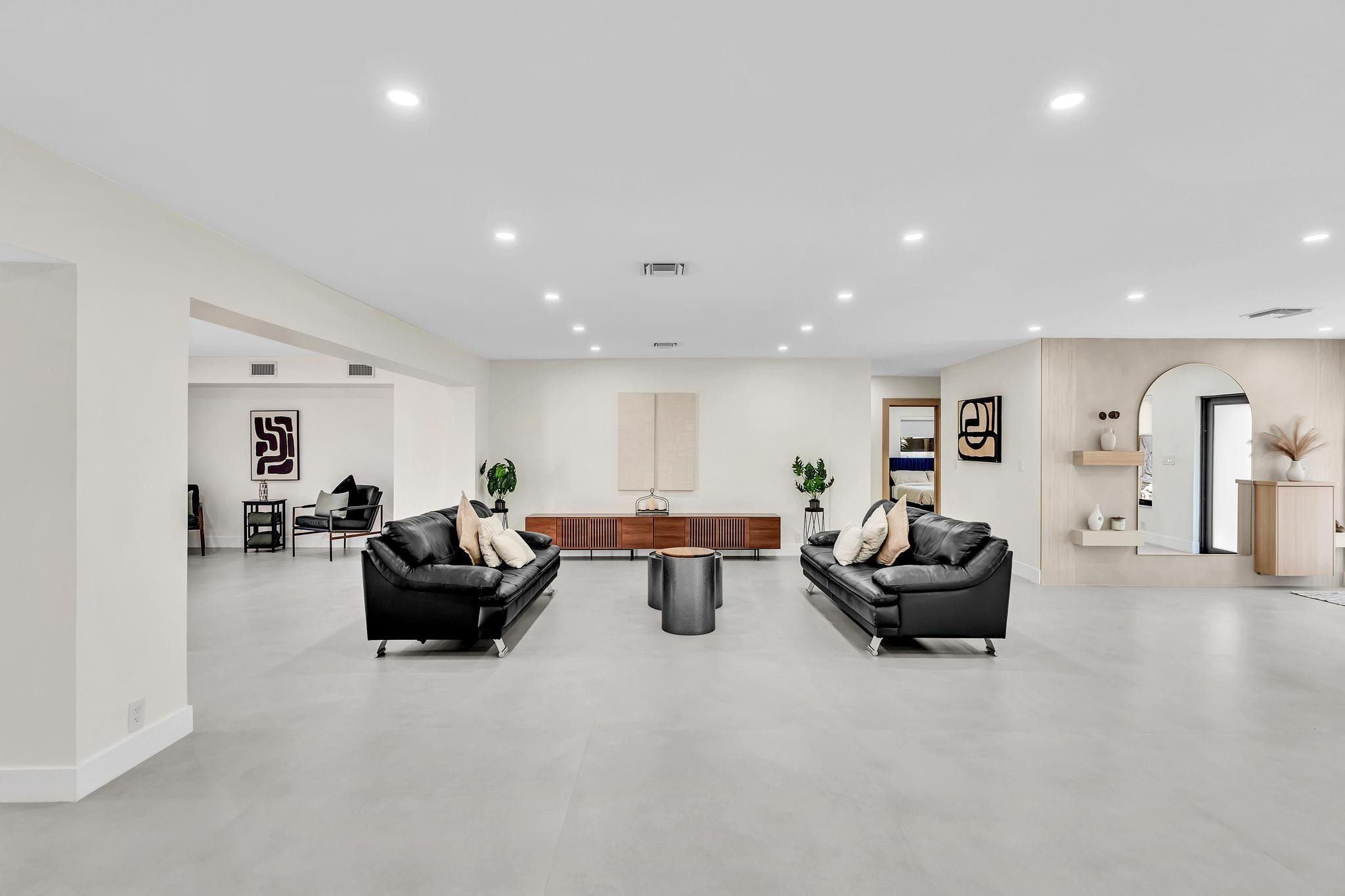 Emerald Hills 68-26 B - Residential