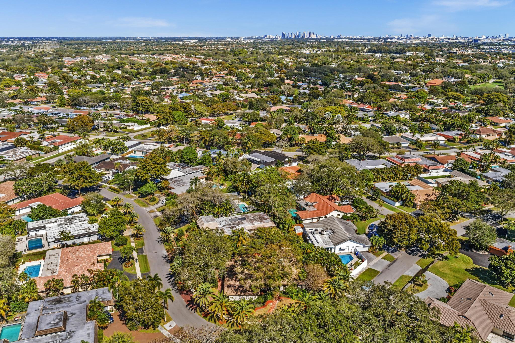 Emerald Hills 68-26 B - Residential