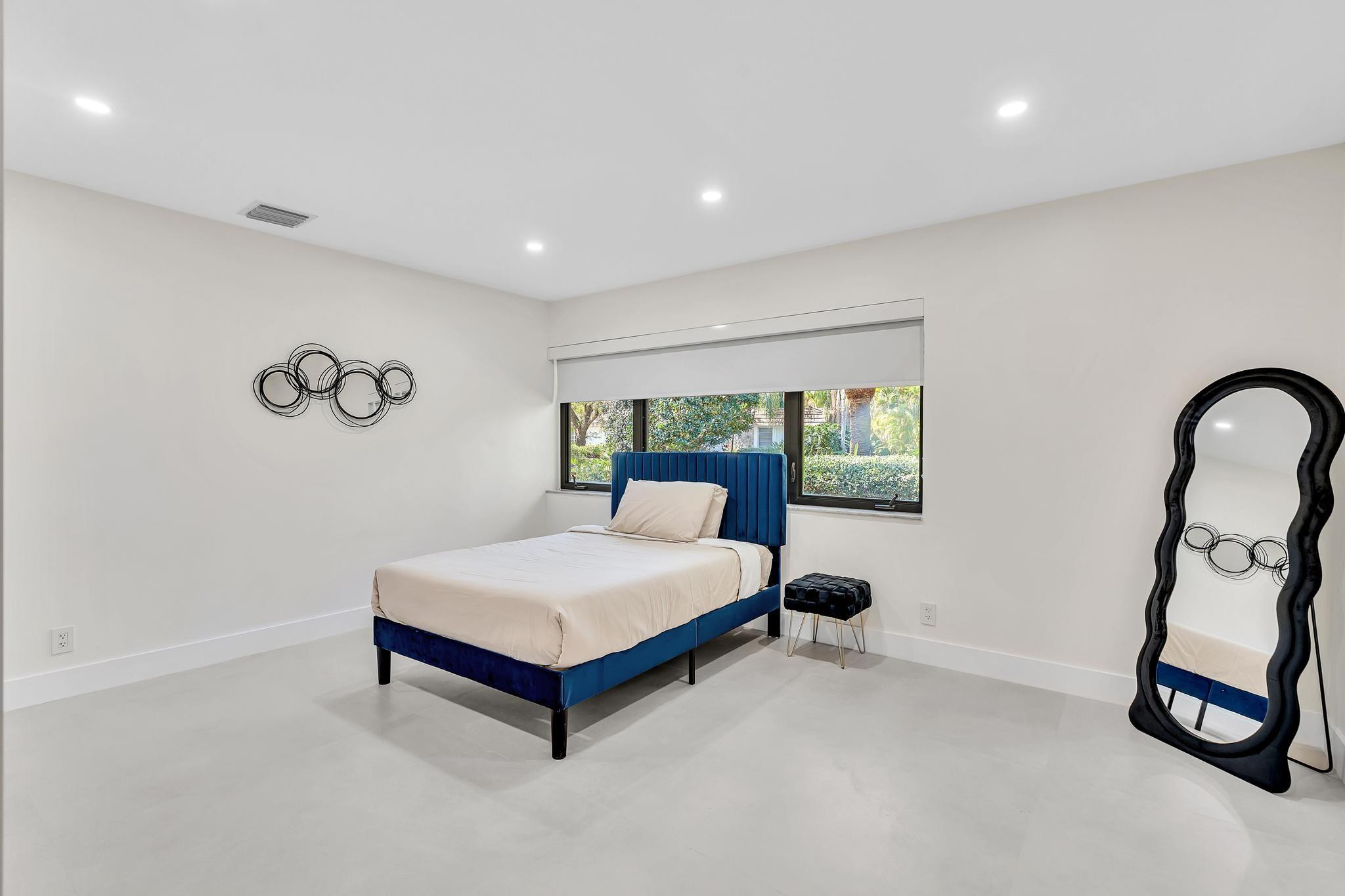 Emerald Hills 68-26 B - Residential