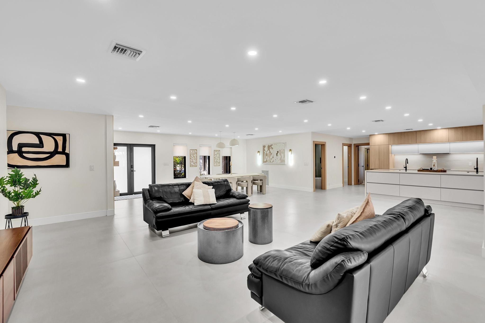 Emerald Hills 68-26 B - Residential