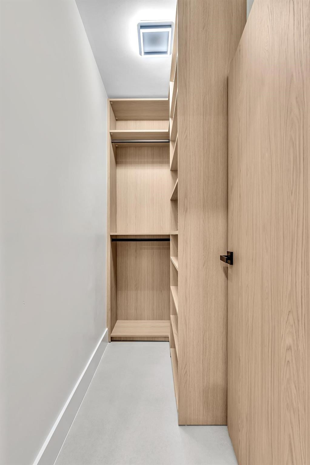 Emerald Hills 68-26 B - Residential