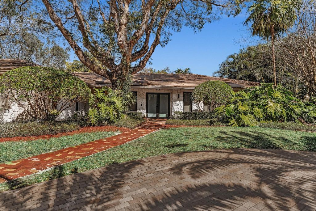 Photo of 3111 N 52nd Avenue, Hollywood, FL 33021 (MLS # F10552206)