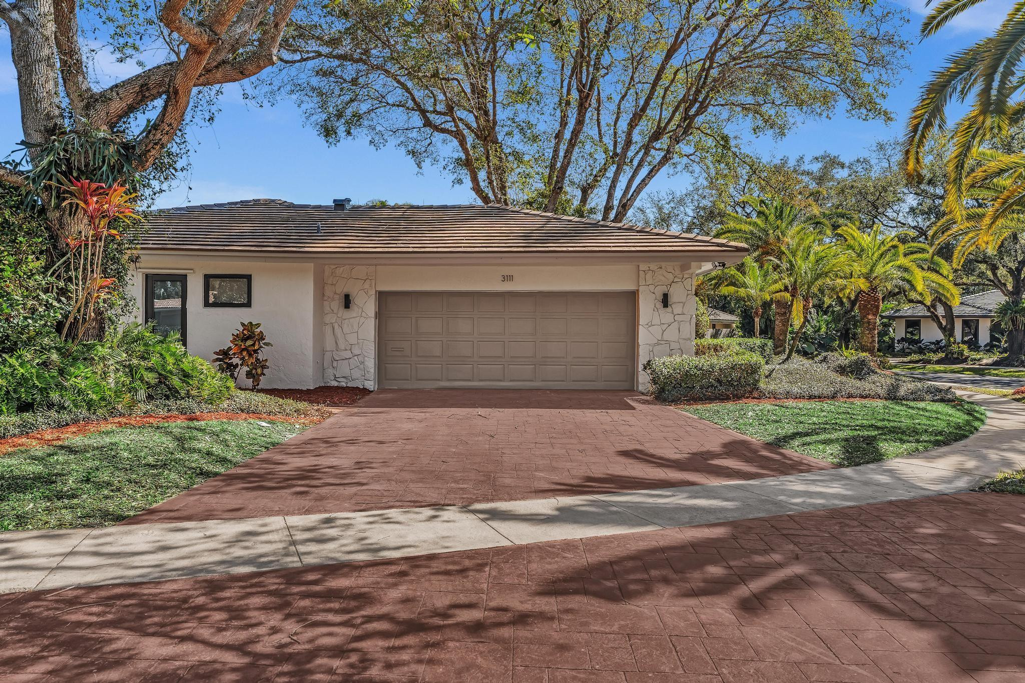 Emerald Hills 68-26 B - Residential