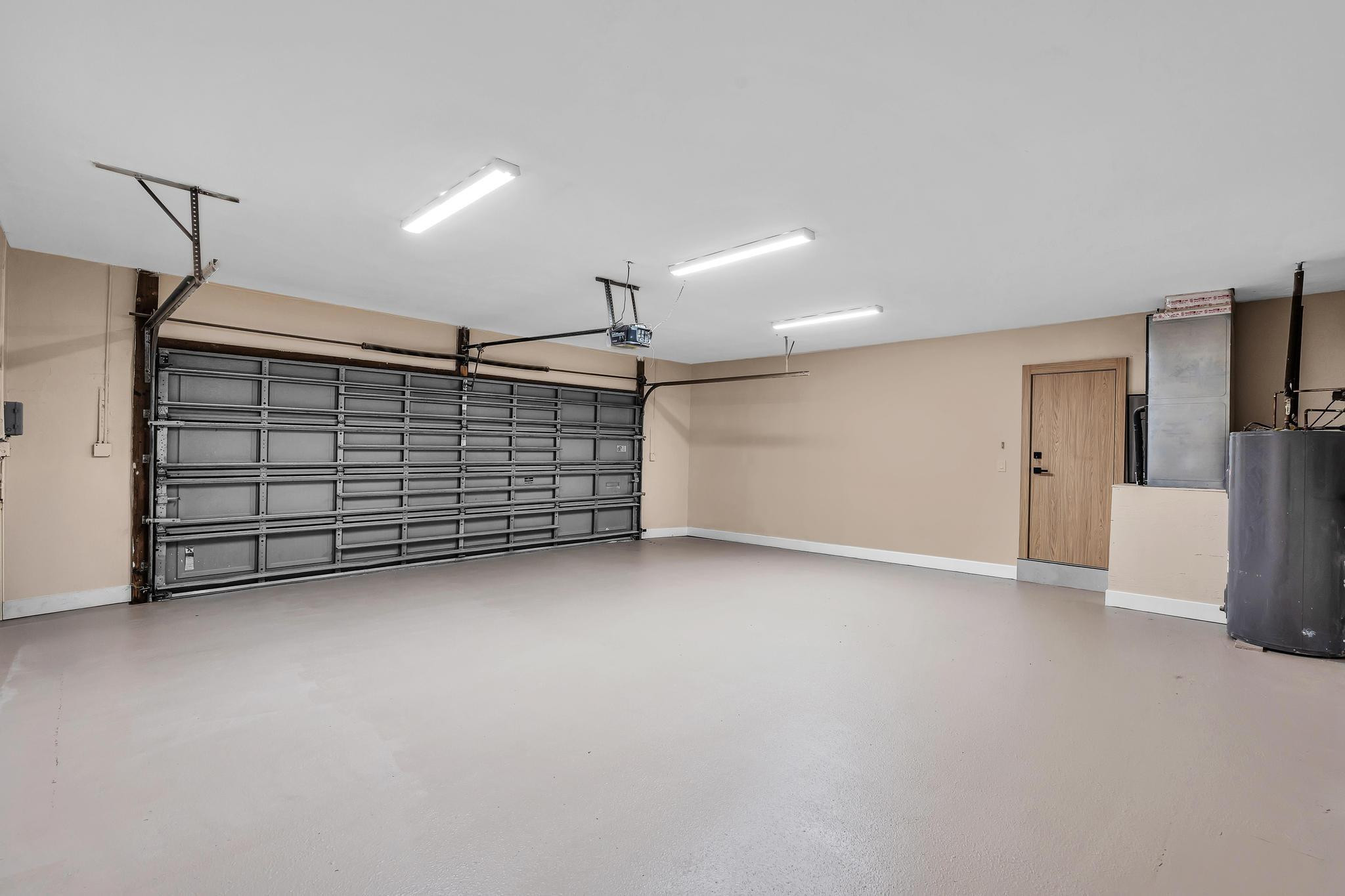 Emerald Hills 68-26 B - Residential