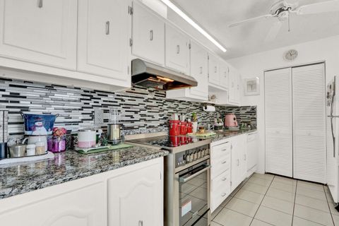 Tiny photo for 615 Laconia Circle #A, Lake Worth, FL 33467 (MLS # R11166616)