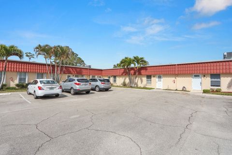 Tiny photo for 615 Laconia Circle #A, Lake Worth, FL 33467 (MLS # R11166616)