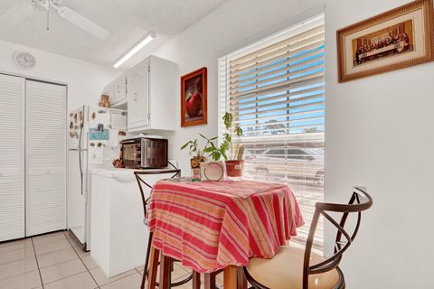 Tiny photo for 615 Laconia Circle #A, Lake Worth, FL 33467 (MLS # R11166616)
