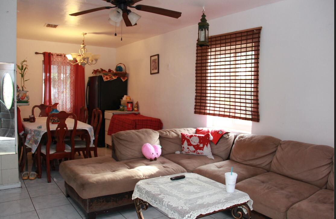 WHISPERING PALMS PL 4 IN - Residential