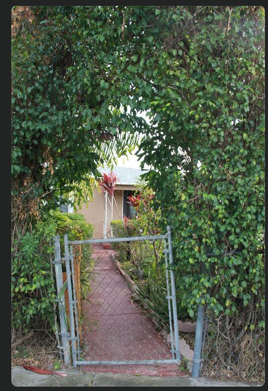 WHISPERING PALMS PL 4 IN - Residential