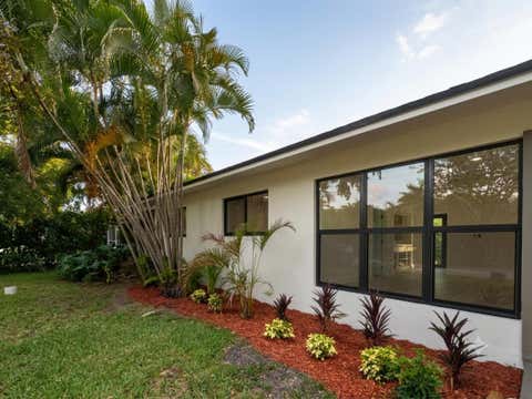 Tiny photo for 2513 NW 8th Avenue, Fort Lauderdale, FL 33311 (MLS # B26036740)