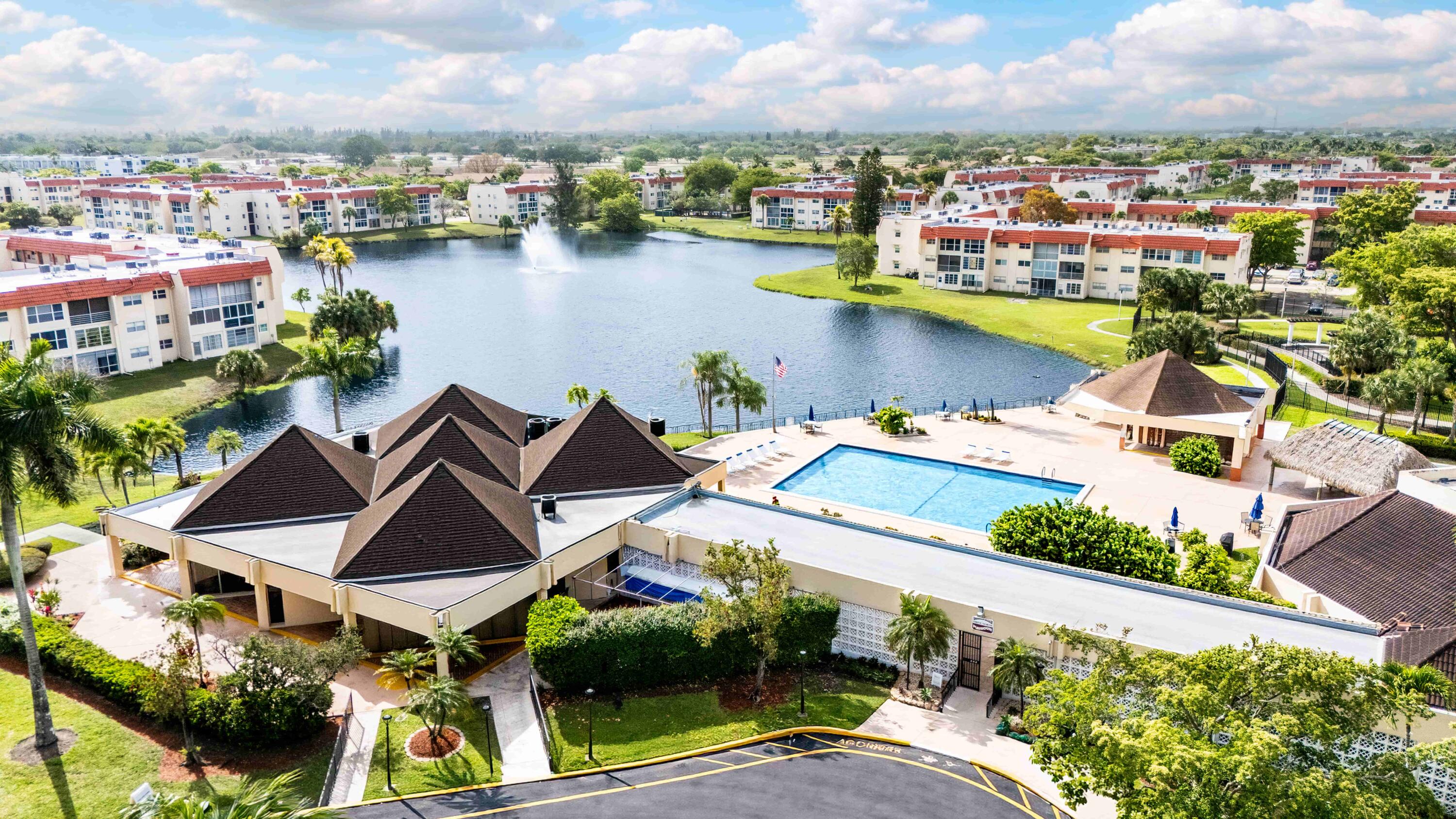 SUNRISE LAKES 5 CONDO - Residential