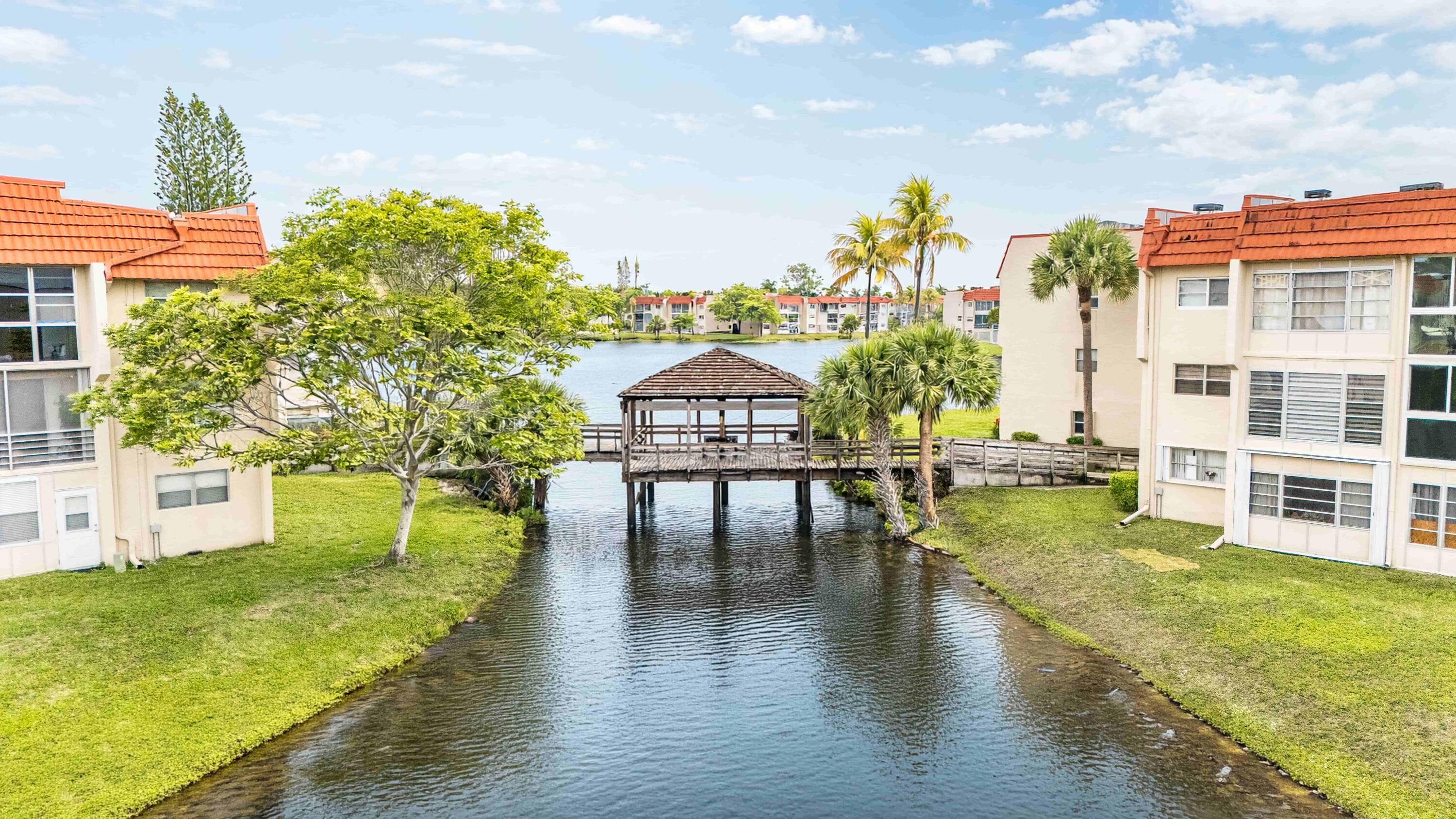 SUNRISE LAKES 5 CONDO - Residential