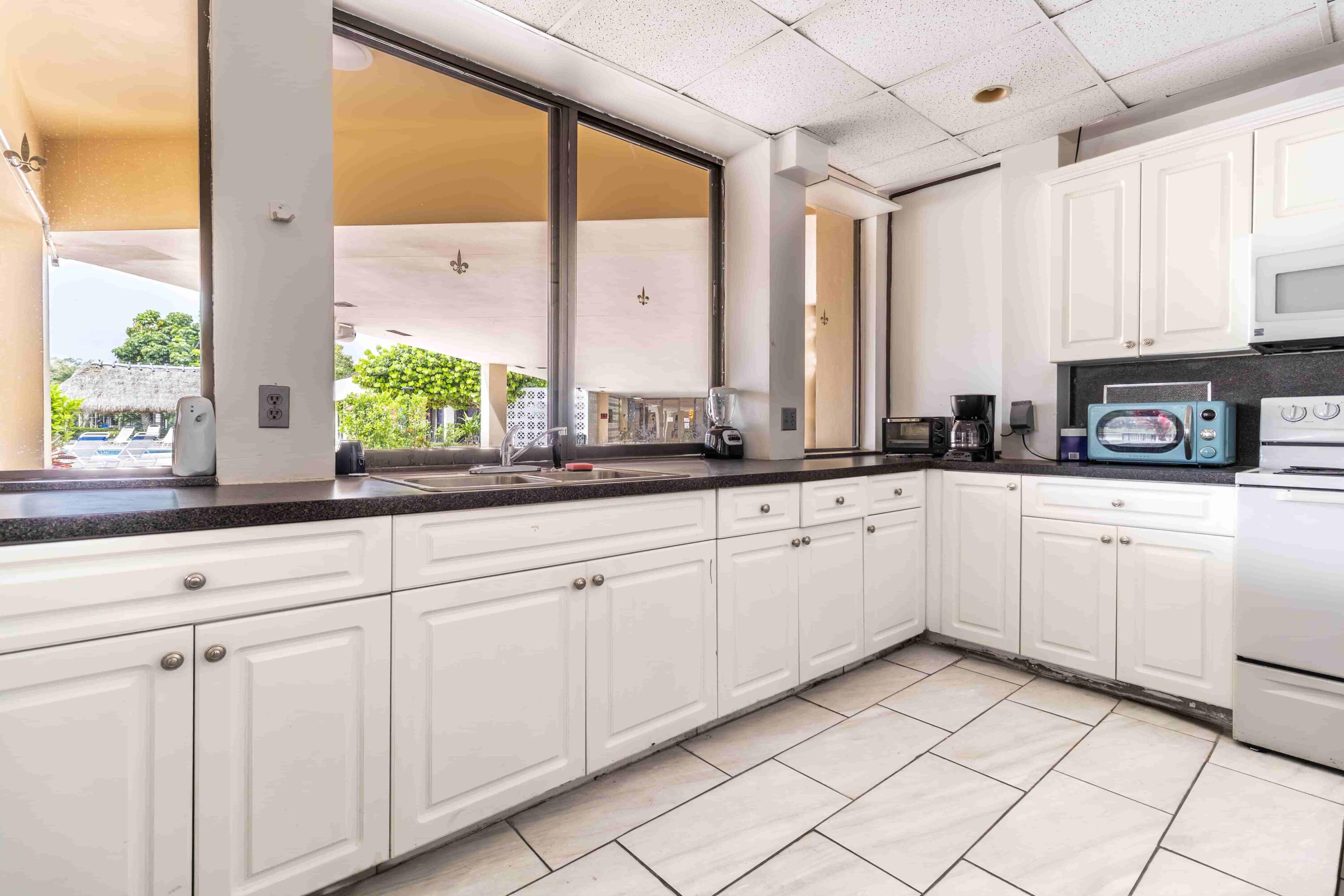 SUNRISE LAKES 5 CONDO - Residential