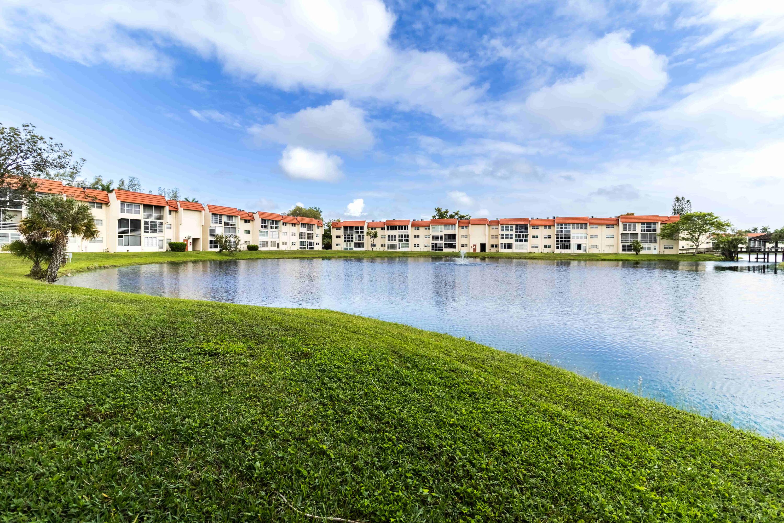 SUNRISE LAKES 5 CONDO - Residential