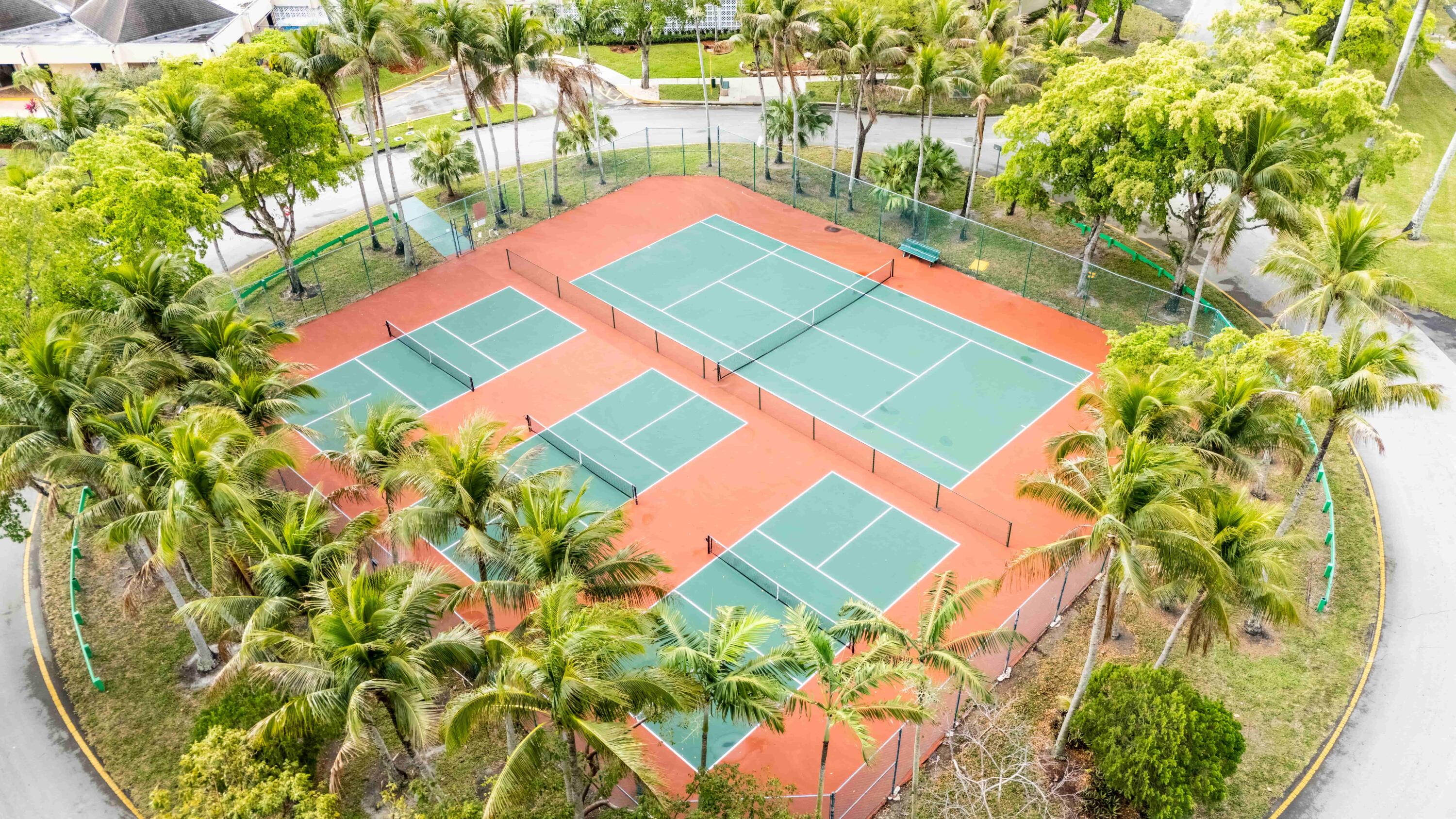 SUNRISE LAKES 5 CONDO - Residential