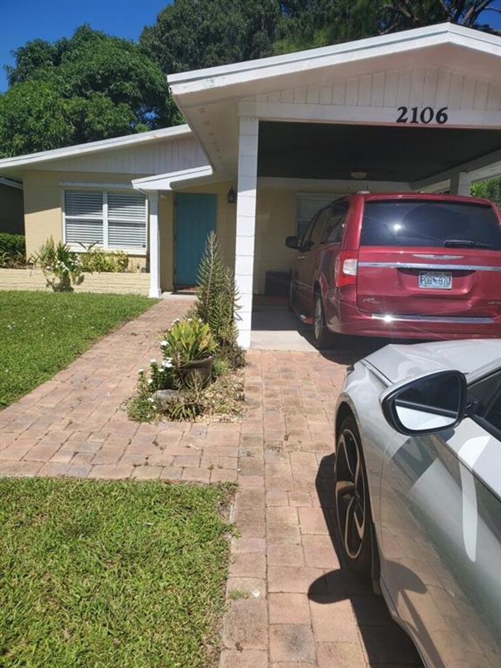 Photo of 2106 Avenue G, Fort Pierce, FL 34950 (MLS # R10752338)