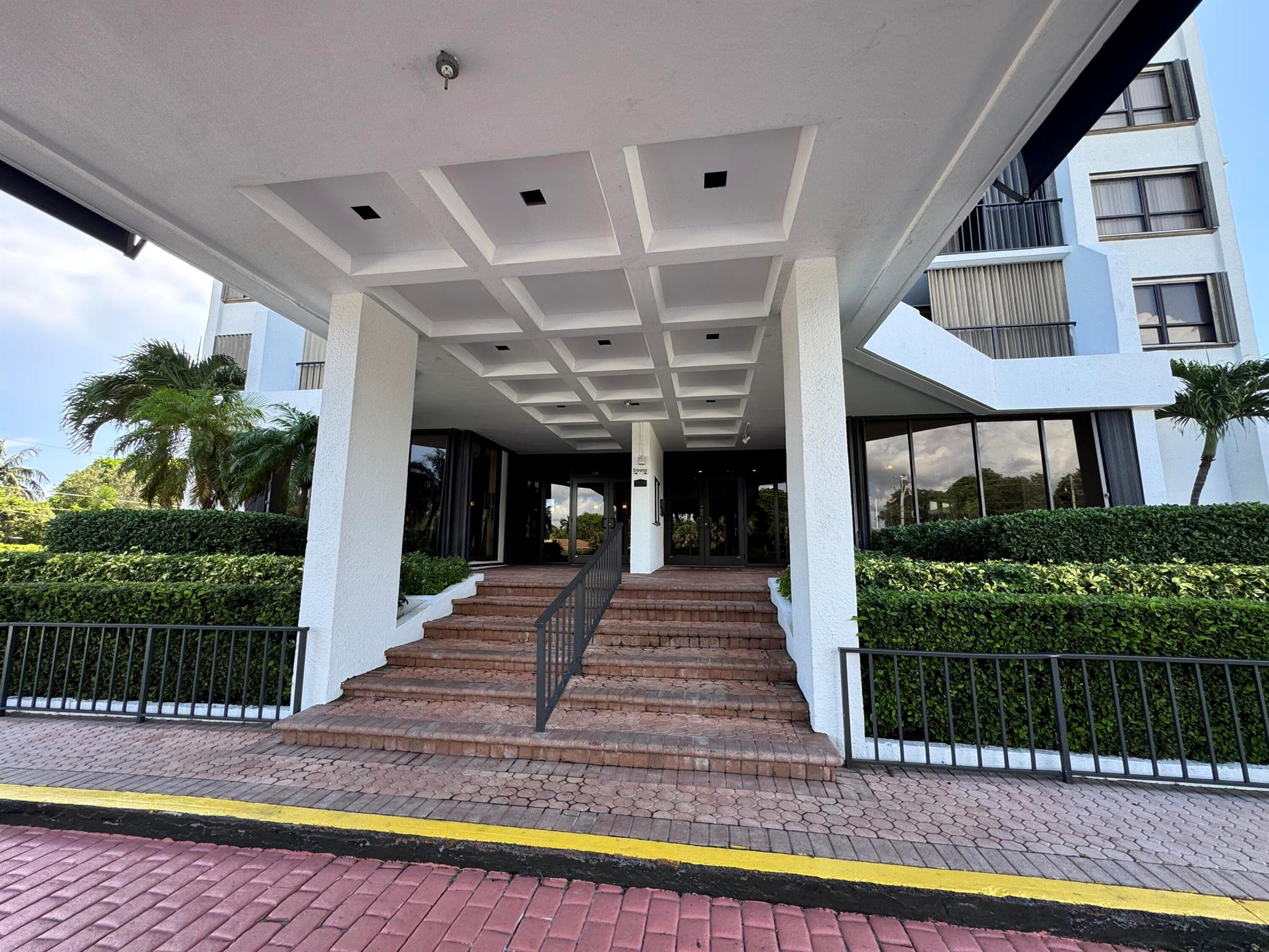 5600 N Flagler Drive 906