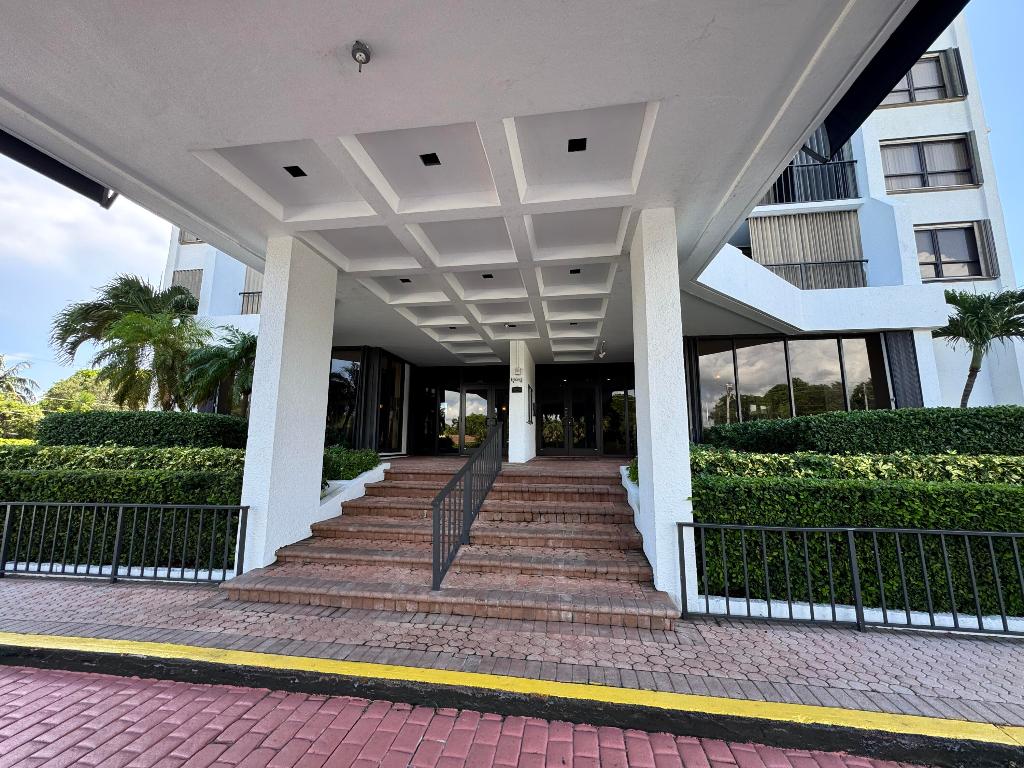 5600 N Flagler Drive 906