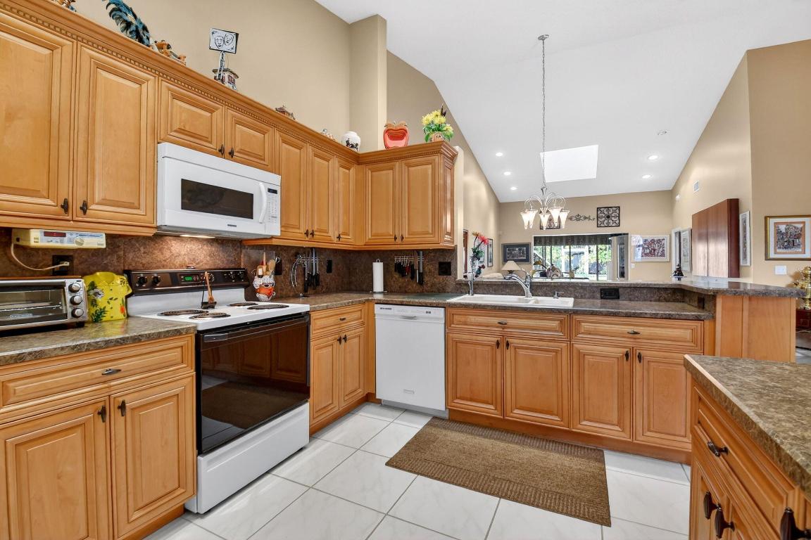 7195 Summer Tree Drive