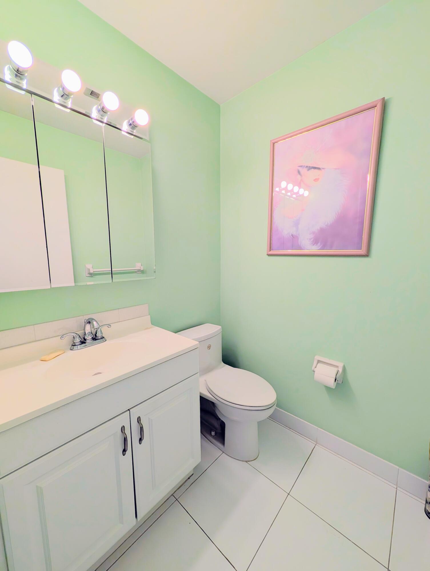 HIGH POINT OF DELRAY BEACH CONDO SEC I - Residential