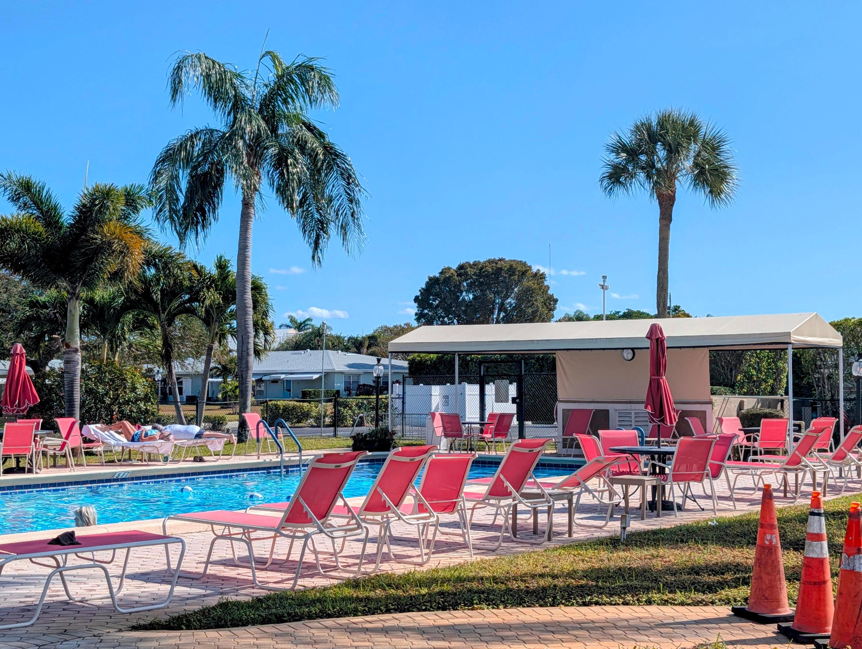 HIGH POINT OF DELRAY BEACH CONDO SEC I - Residential