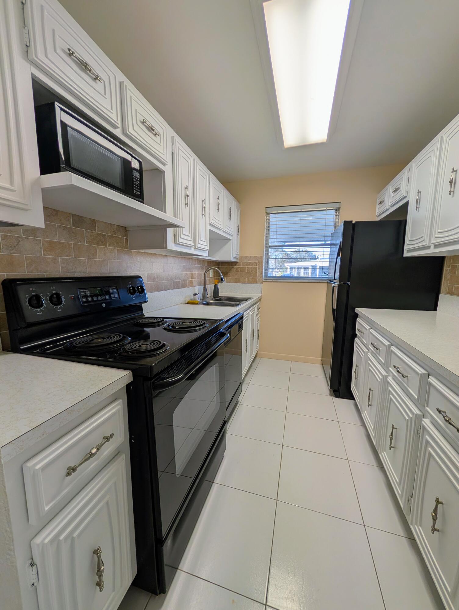 HIGH POINT OF DELRAY BEACH CONDO SEC I - Residential