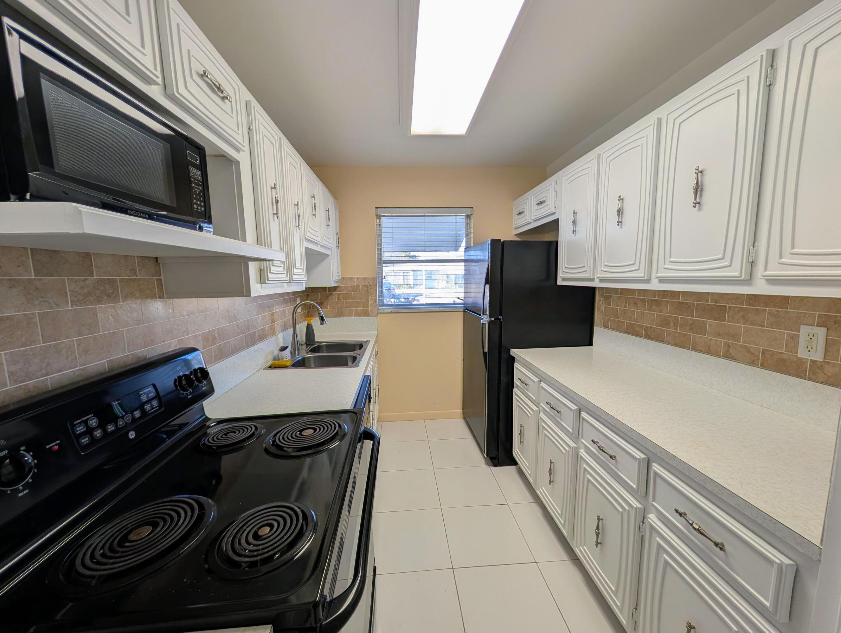 HIGH POINT OF DELRAY BEACH CONDO SEC I - Residential