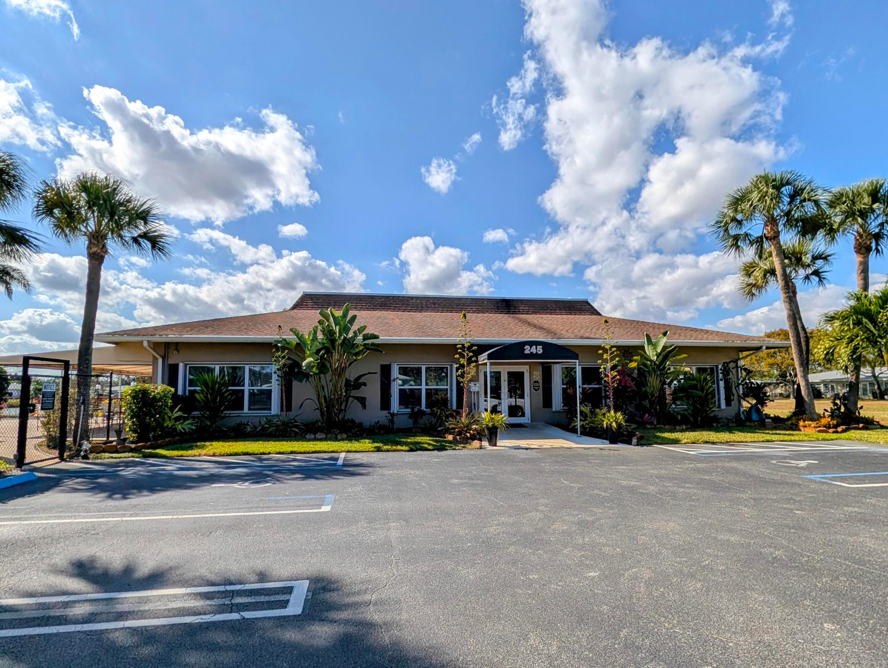 HIGH POINT OF DELRAY BEACH CONDO SEC I - Residential