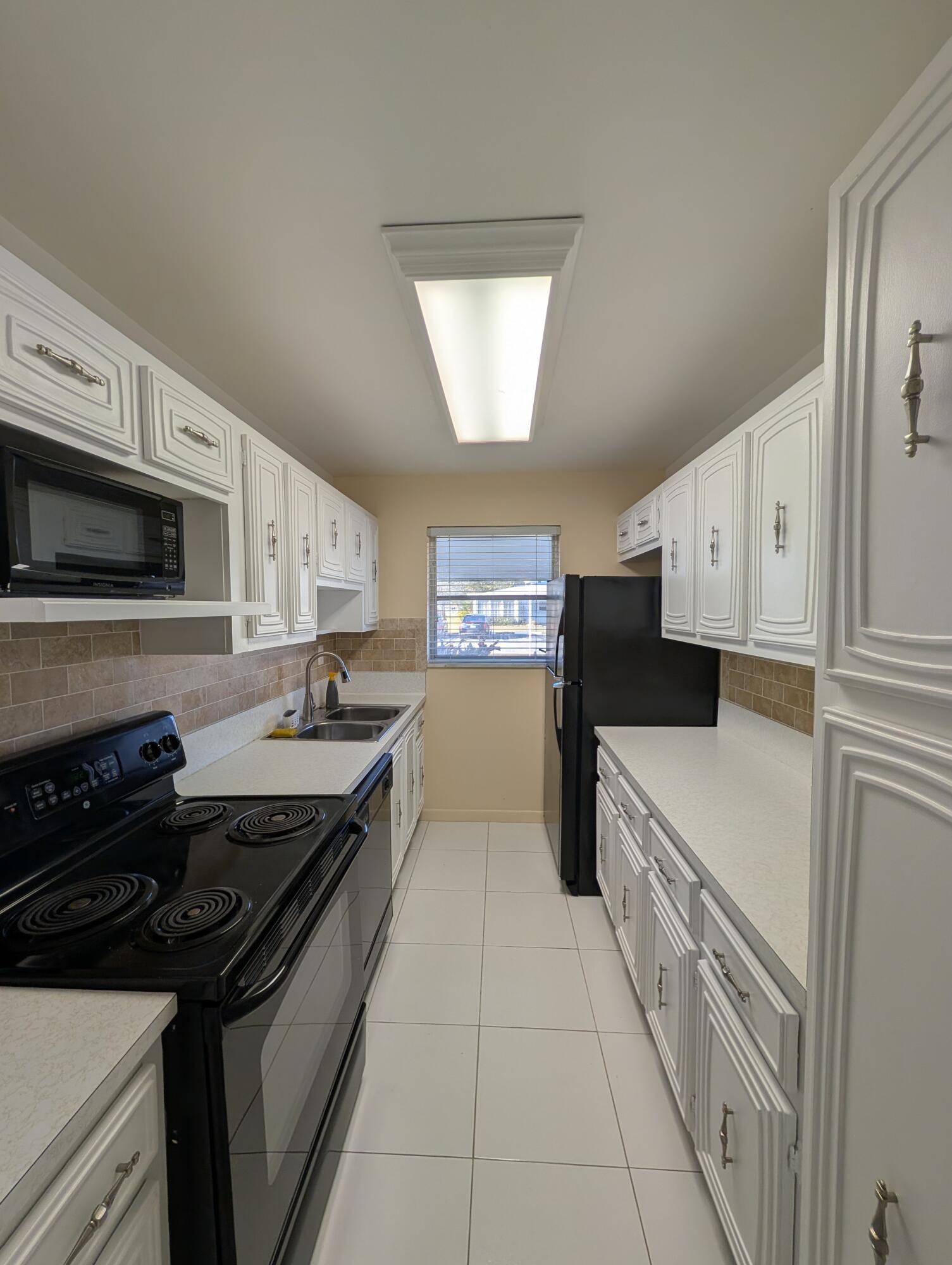 HIGH POINT OF DELRAY BEACH CONDO SEC I - Residential