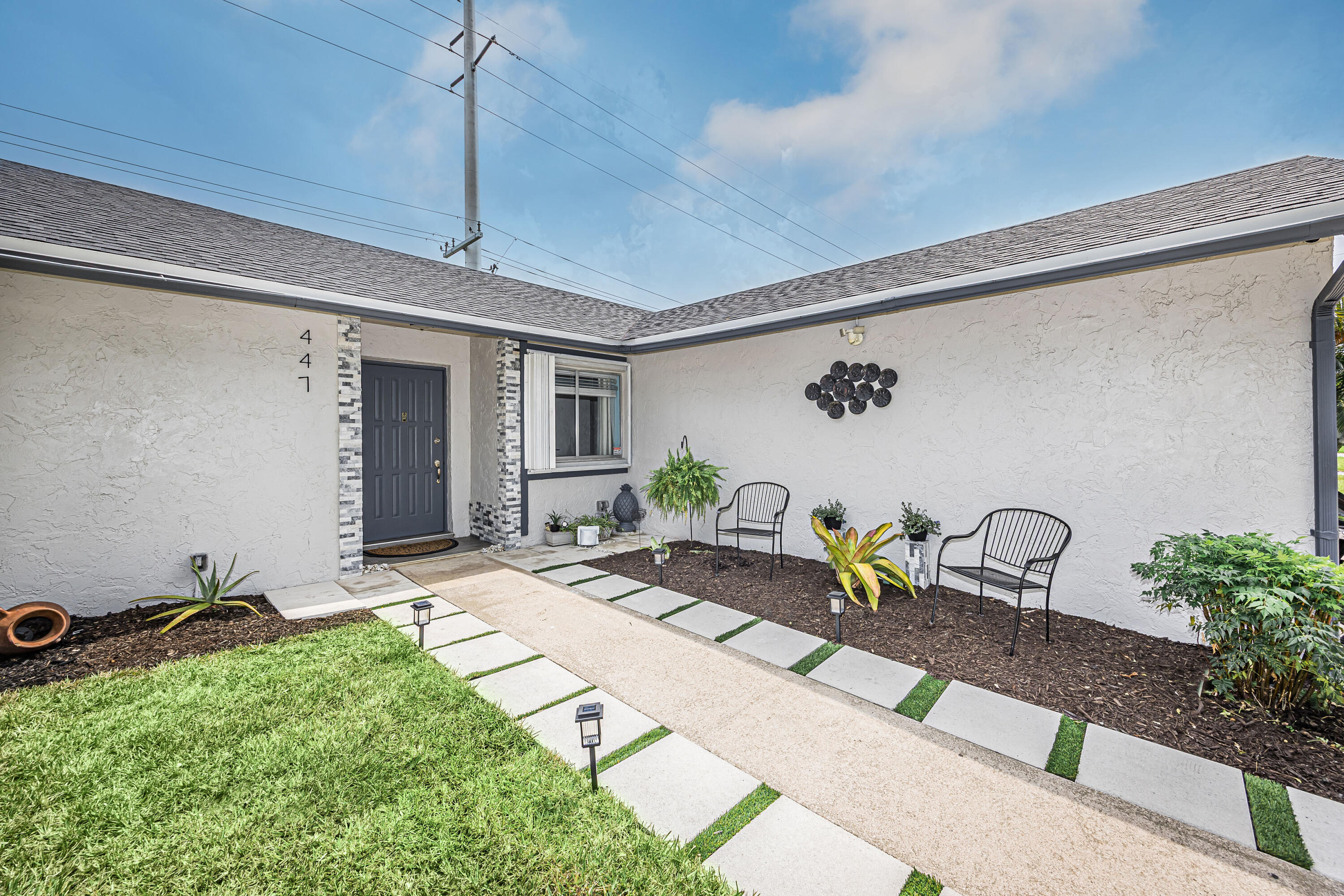447 Foresta Terrace