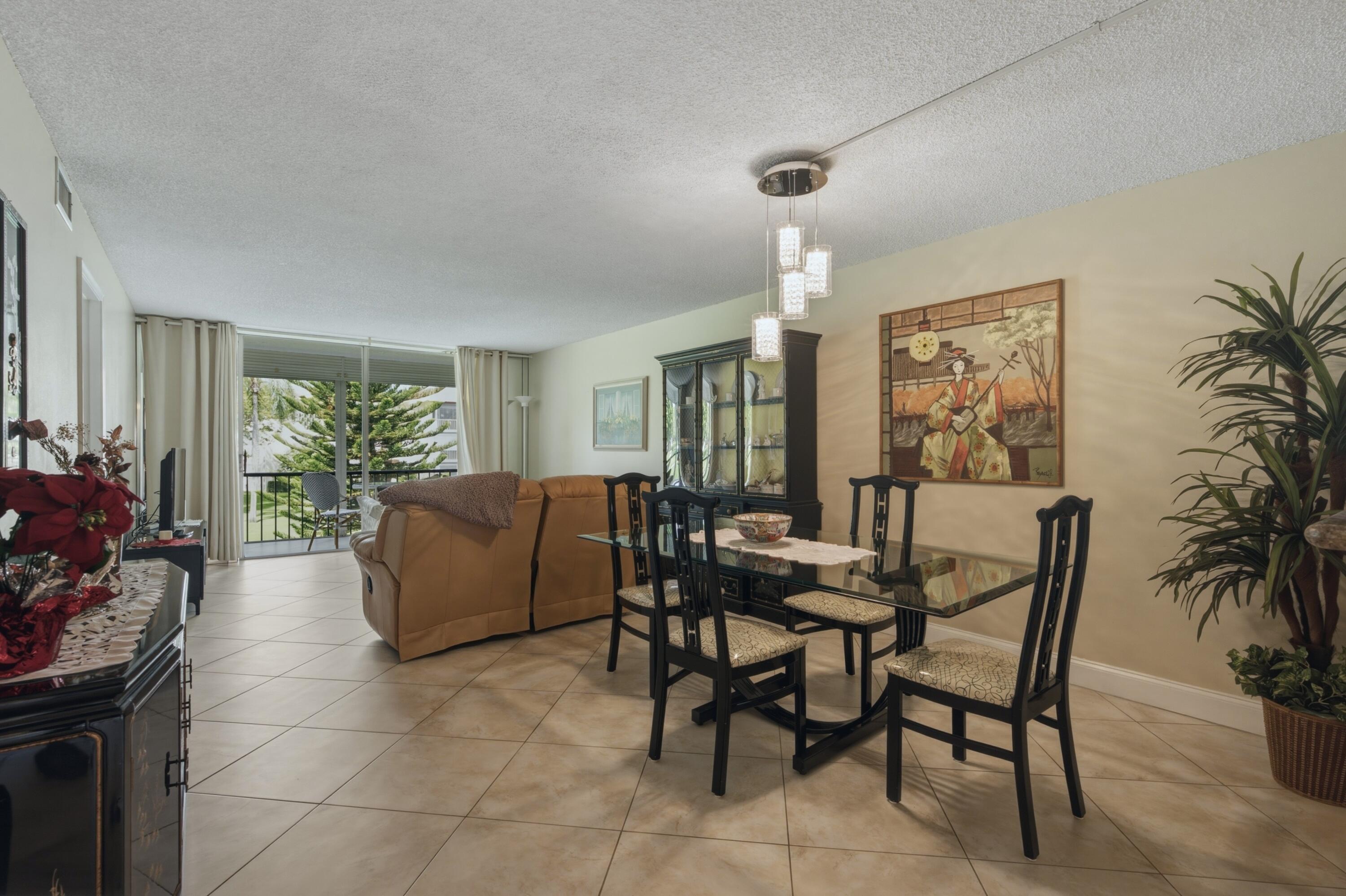 811 S Hollybrook Drive 202