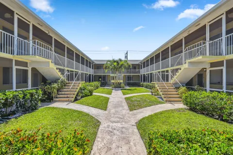 520 NE 7th Avenue Unit 2e, Delray Beach, FL MLS: R11091219