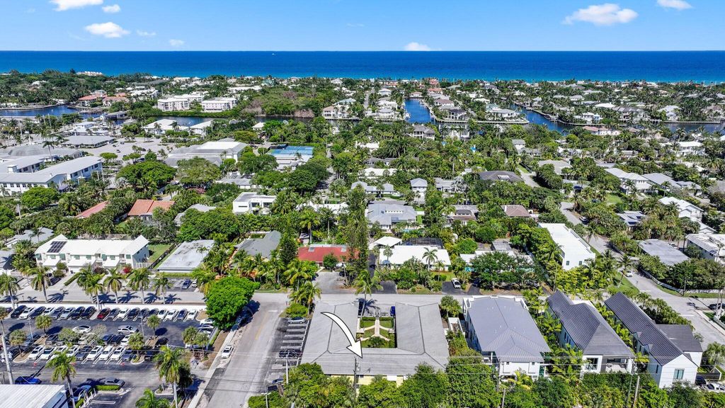 Photo of 520 NE 7th Avenue #2e, Delray Beach, FL 33483 (MLS # R11091219)