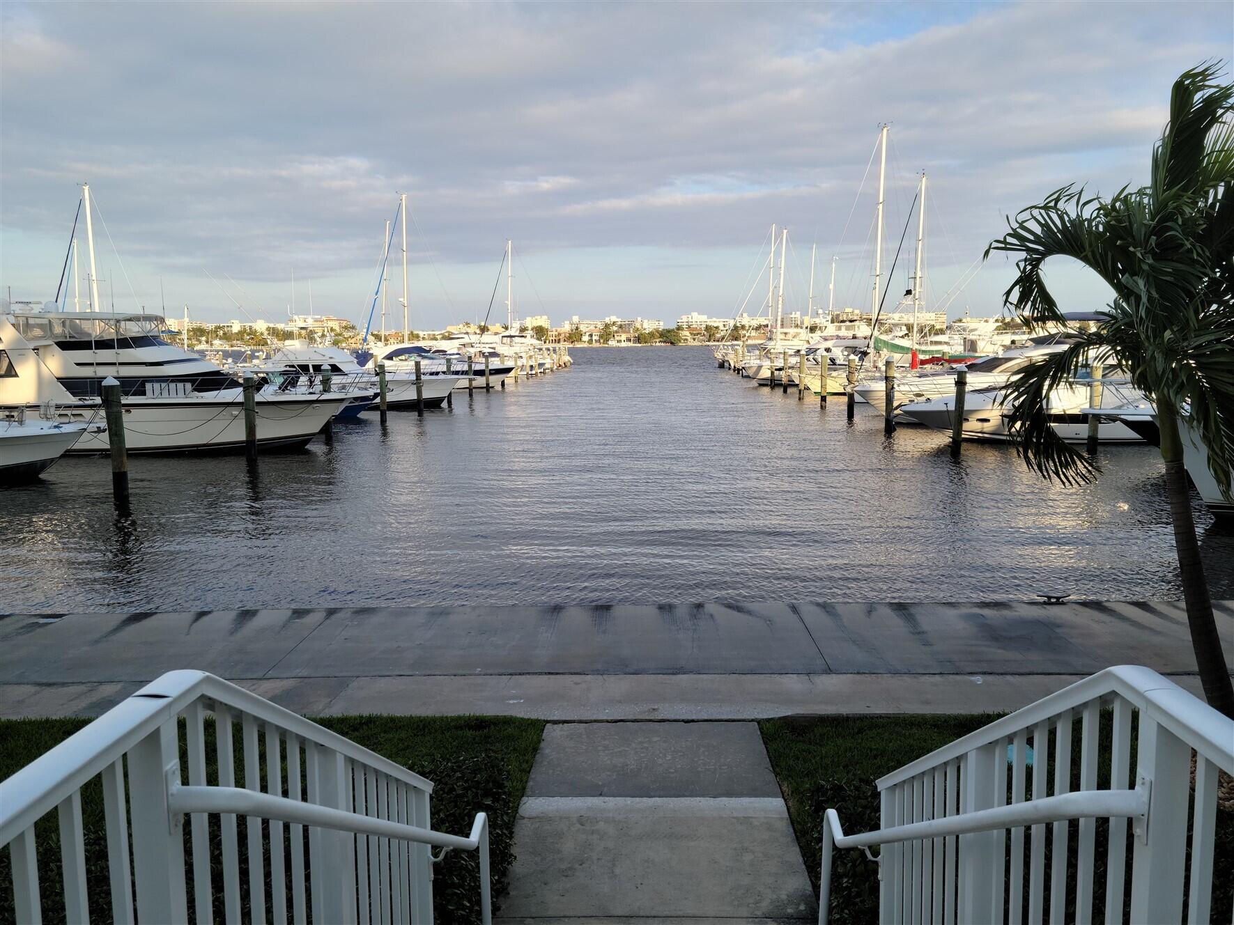 MOORINGS AT LANTANA CONDO 2 - Residential