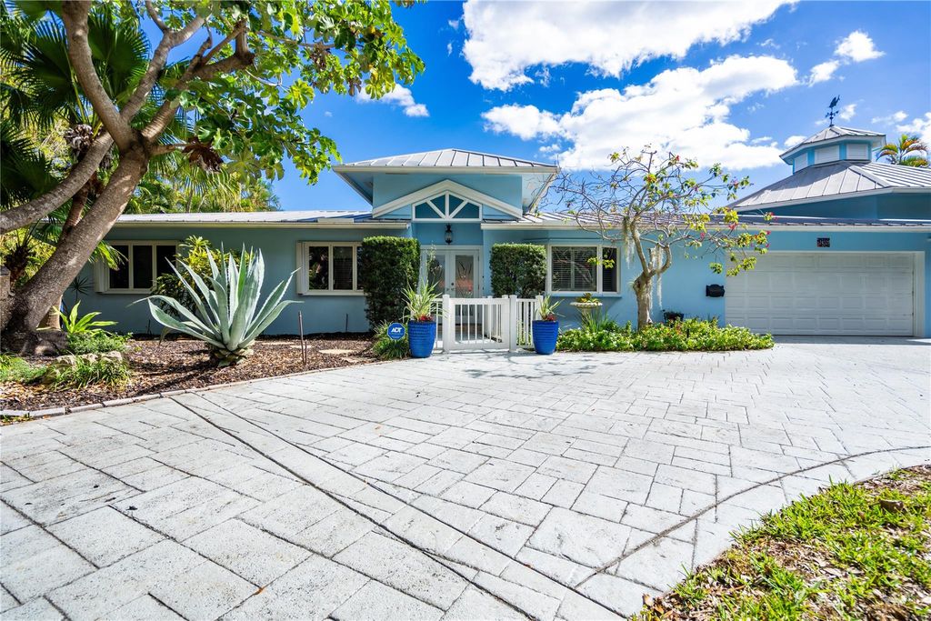 Photo of 2432 NE 22nd Avenue, Lighthouse Point, FL 33064 (MLS # F10545724)
