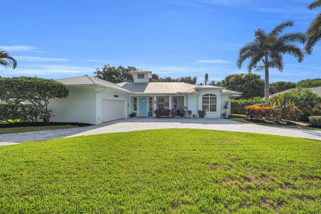 Photo of 236 Fairway E, Tequesta, FL 33469 (MLS # B26051644)