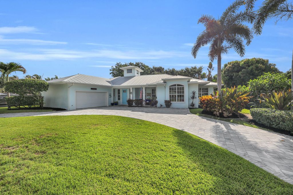 Photo of 236 Fairway E, Tequesta, FL 33469 (MLS # B26051644)