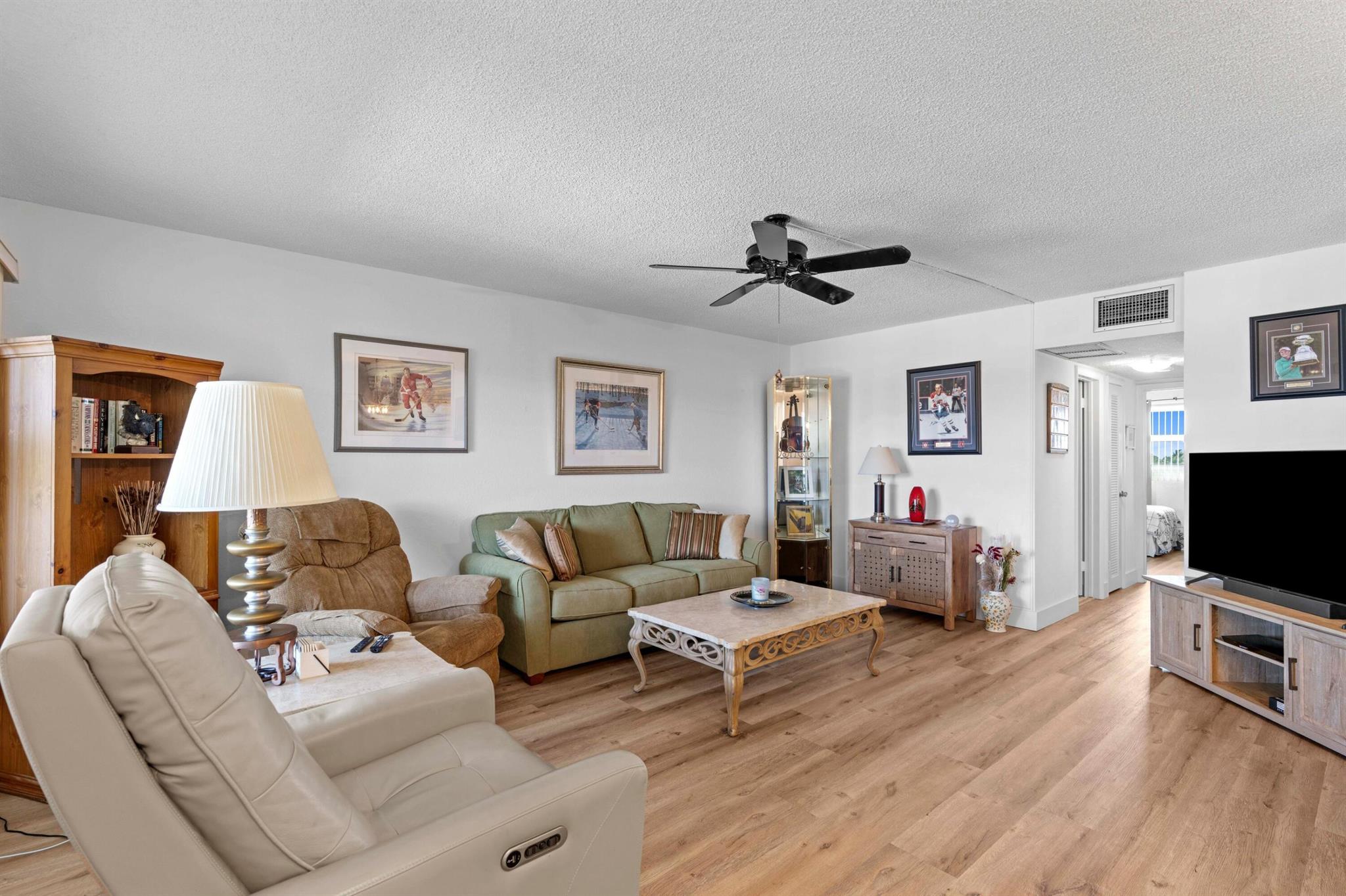 HAMPTON GARDENS 1 CONDO - Residential