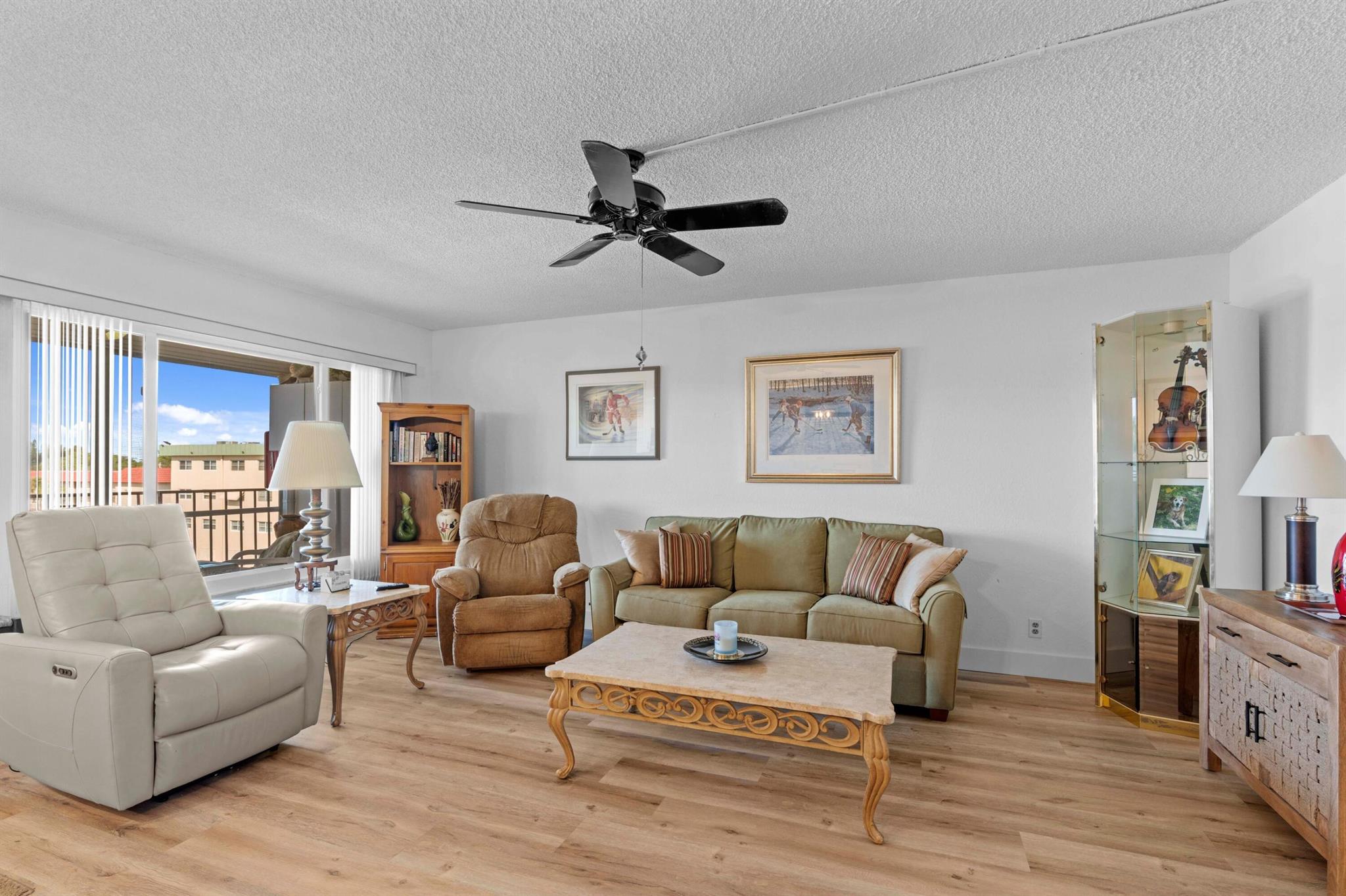 HAMPTON GARDENS 1 CONDO - Residential