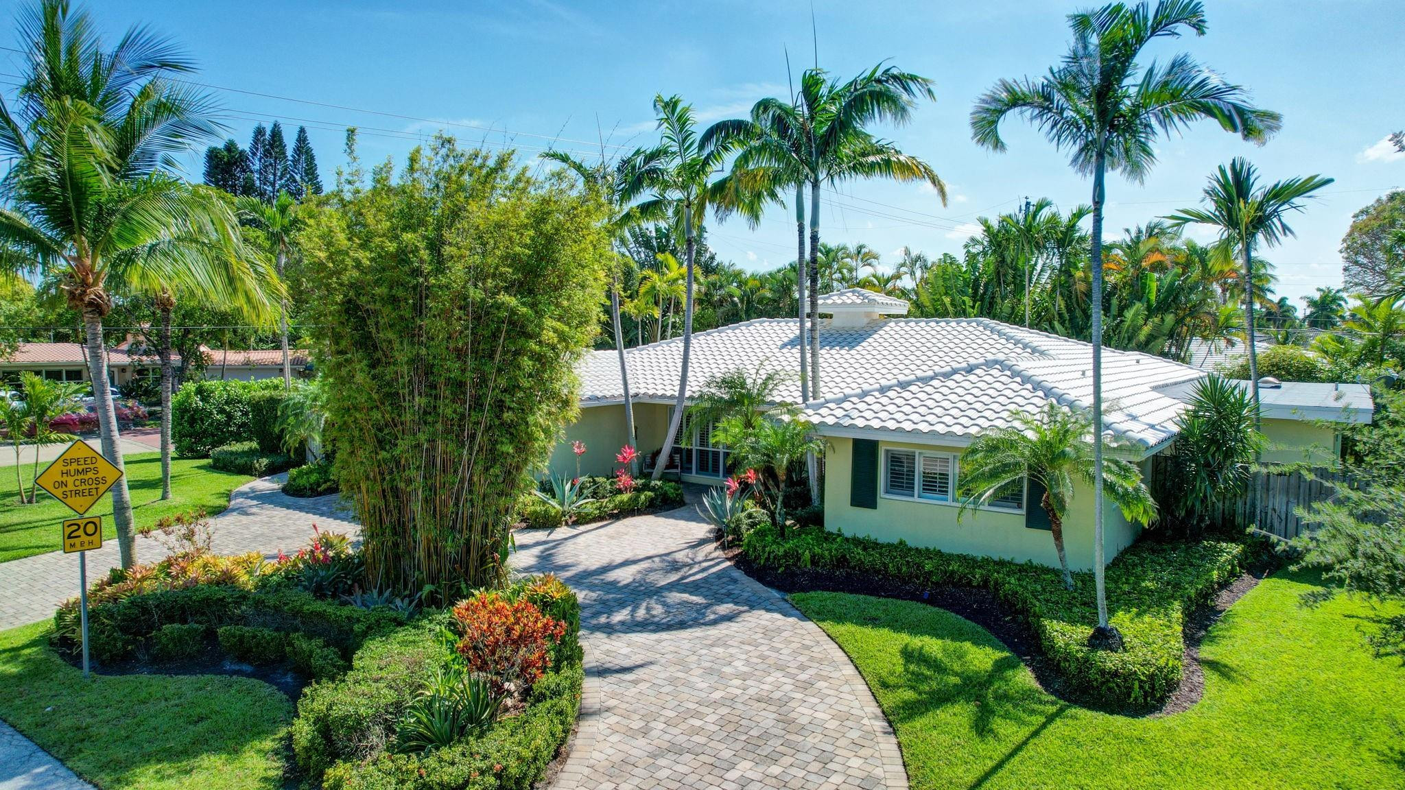 2601 NE 27th Terrace