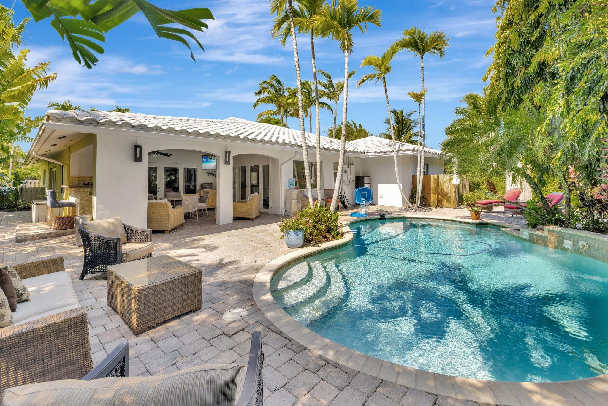 2601 NE 27th Terrace