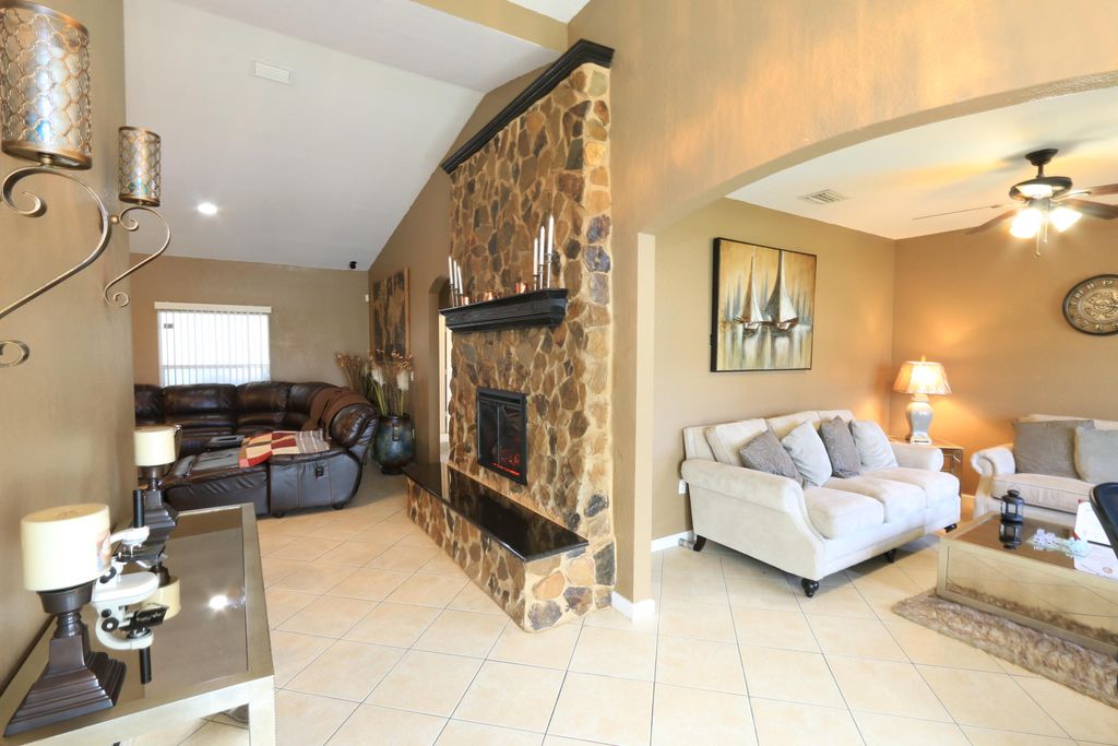 Photo of 232 SE Verada Avenue, Port Saint Lucie, FL 34983 (MLS # R11149582)