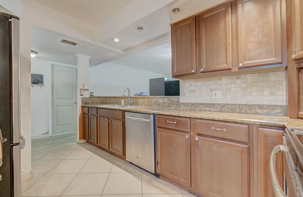 Photo of 299 NW 52nd Terrace #122, Boca Raton, FL 33487 (MLS # R10967954)