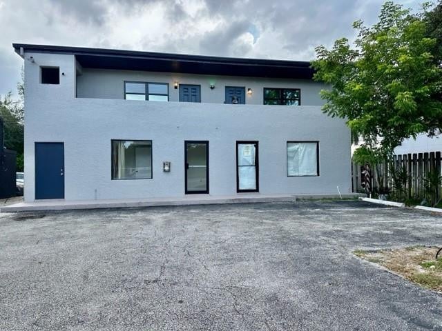 Photo of 1337 NE 4TH Avenue, Fort Lauderdale, FL 33304 (MLS # B26061083)