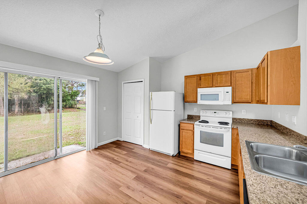 PORT ST LUCIE SECTION 8 - Residential Lease